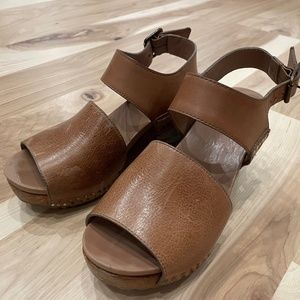 Dansko healed shoes size 37